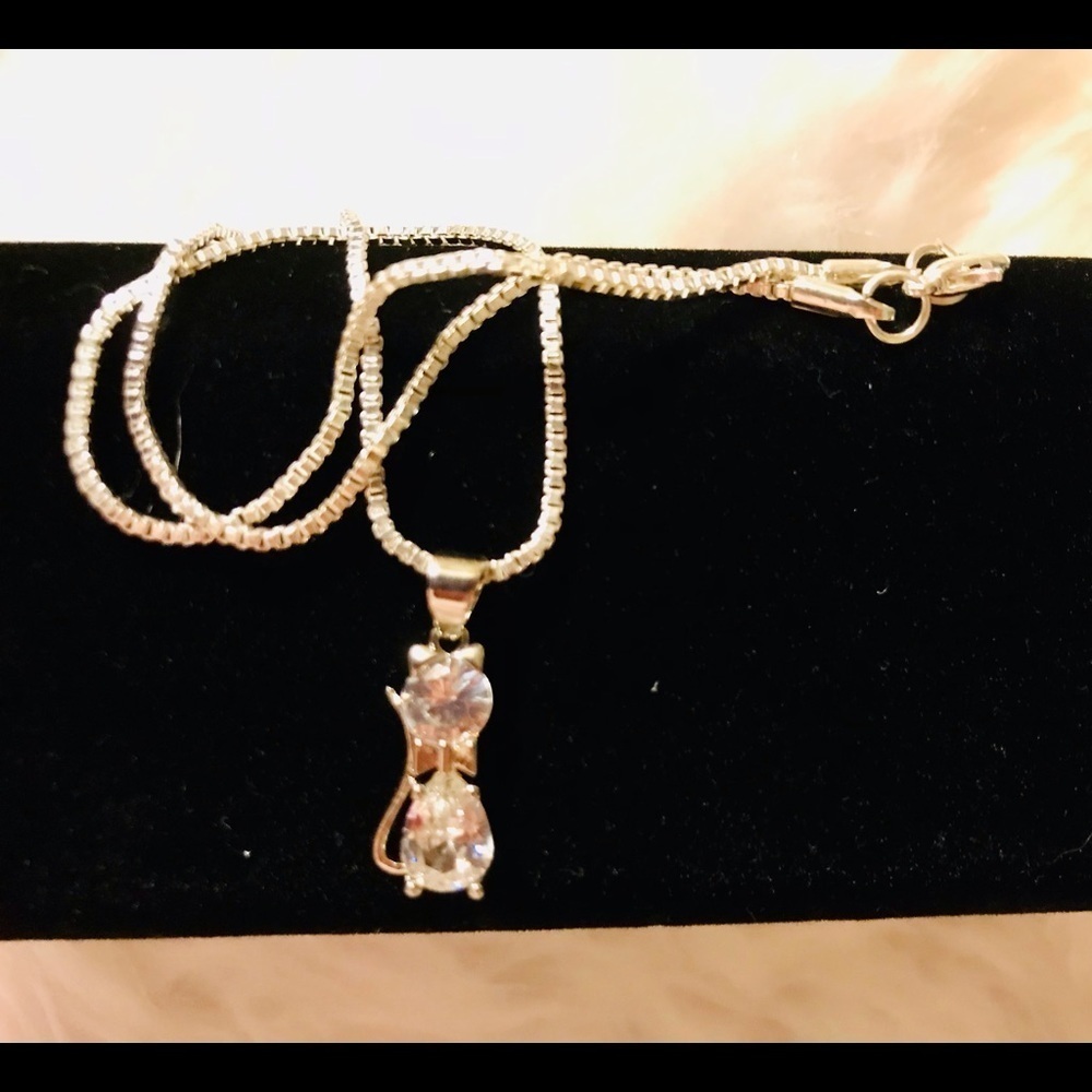 Cubic Zirconia Cat Shaped Pendant &Silver BoxChain